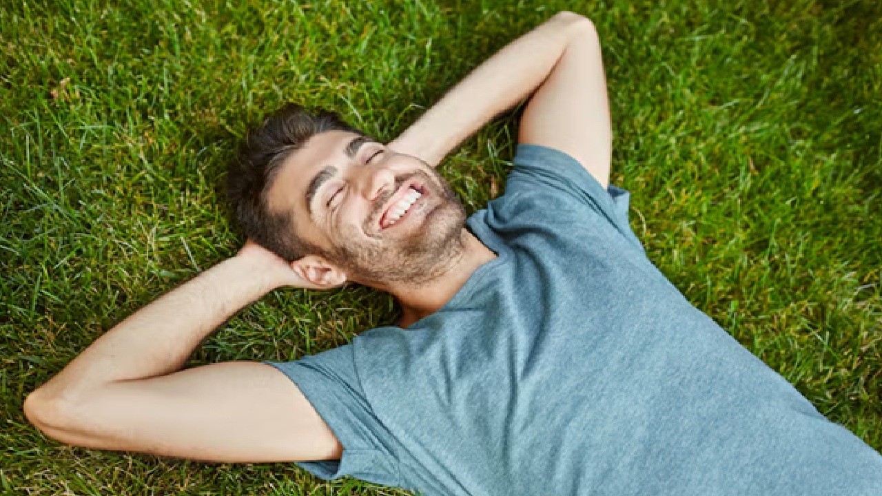 When you feel restless after not finding your phone or, for example, you can't just stay without the phone, then you might need a digital detox.