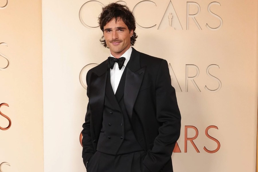 Jacob Elordi's go-to style statement for the Oscars night was a classic black tuxedo paired with a crisp white shirt and bow tie.