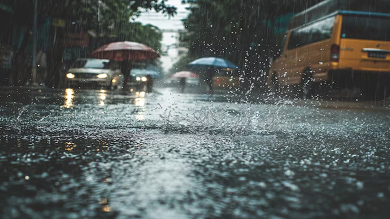 Mumbai Weather News: Unseasonal Showers to Bring Cool Relief to Maharashtra on March 19-20