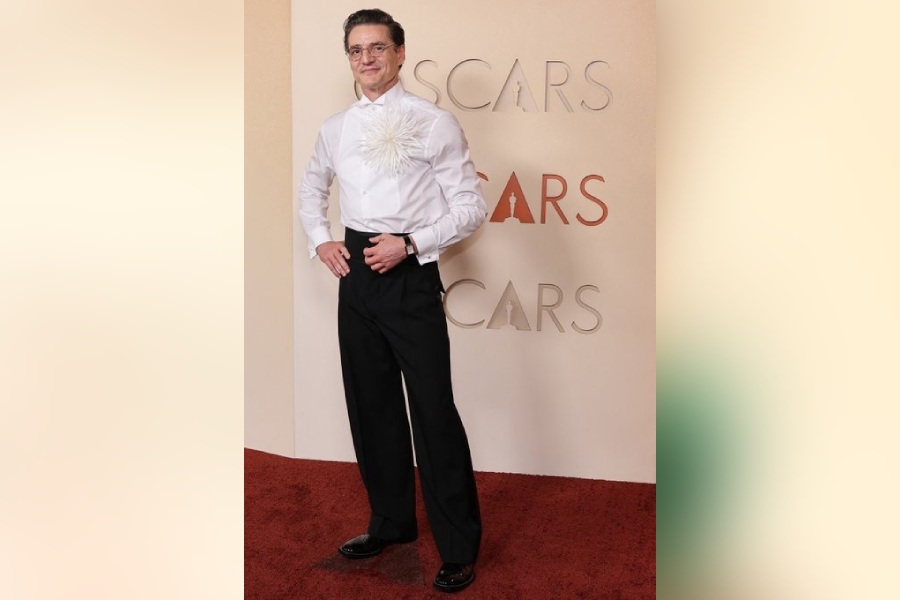 Pedro Pascal's white-and-black formal look not just defined his personal fashion statement but also proved his love for all-things simple and classy.