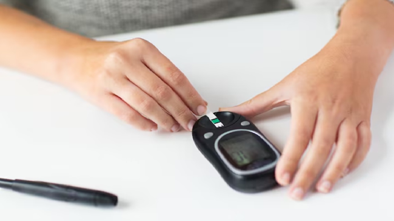 Understanding the Symptoms of Low Blood Sugar Levels: Recognizing the Impacts on Your Health