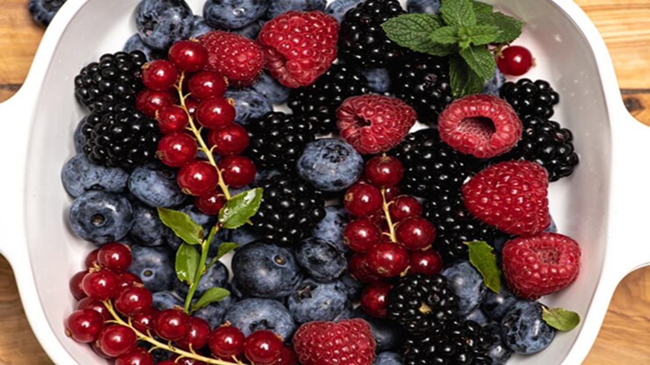 It helps manage cravings, reduce fat and regulate hunger when taken every day. (Disclaimer: Given the input is on an information basis, please seek professional advice.)