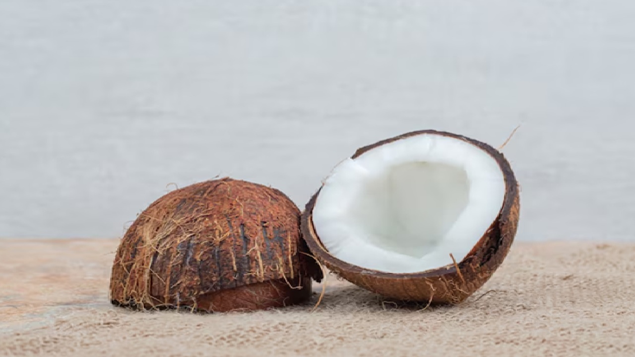 The high fiber and fat content aids in fostering a sensation of fullness, which lowers total calorie consumption.