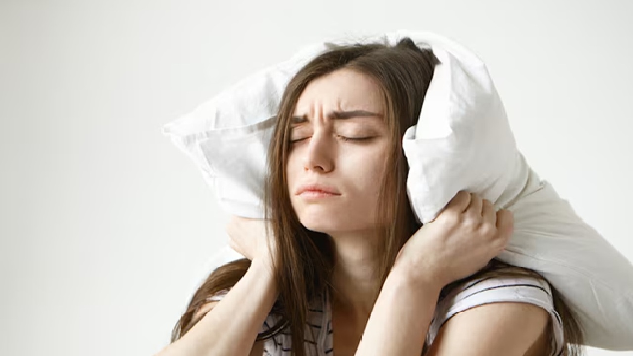 Dim skin, early aging and more pronounced dark circles beneath the eyes are all signs of decreased collagen formation.