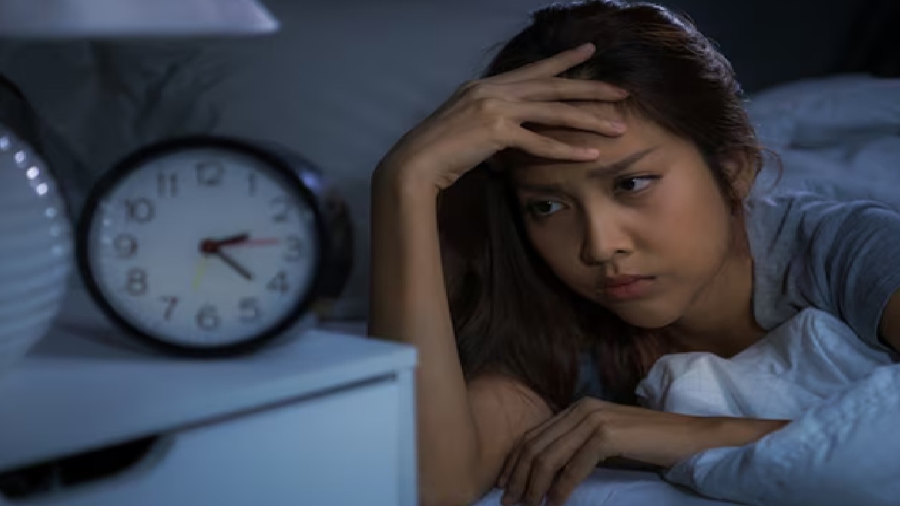 In addition to having a greater chance of developing depression, sleep deprivation can also cause anxiety to negatively affect the body. (Disclaimer: Given the input is on an information basis, please seek professional advice.)