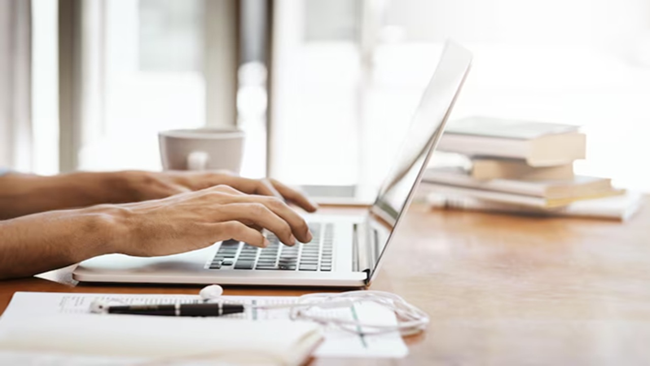 Techie Struggles with Rs. 95,000 Monthly EMI for Home Loan, Highlights Financial Strain after Job Loss