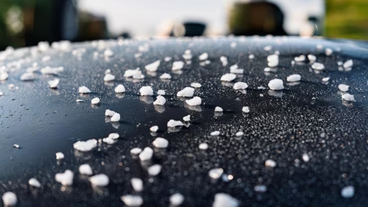 Bengaluru Turns White as Heavy Rain, Hailstorm Lash City, Temperature Drops; Brings Relief from Heat