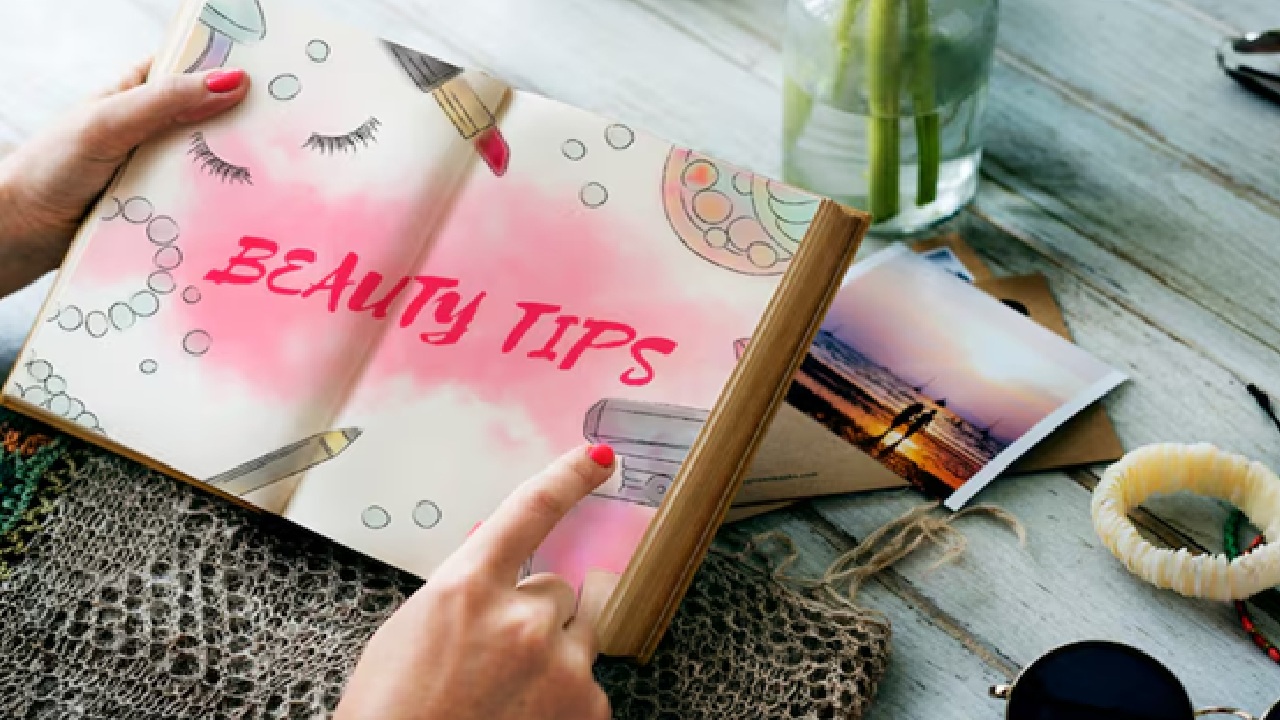 Choose oil free, water based or gel based moisturizers instead of heavy creams to hydrate without leaving an oily residue.