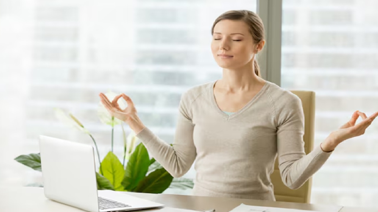 With your close person or mentor, you can discuss your job, professional aspirations and lifestyle and you can also follow up on your career while still enjoying your personal life with friends, family and your significant other.