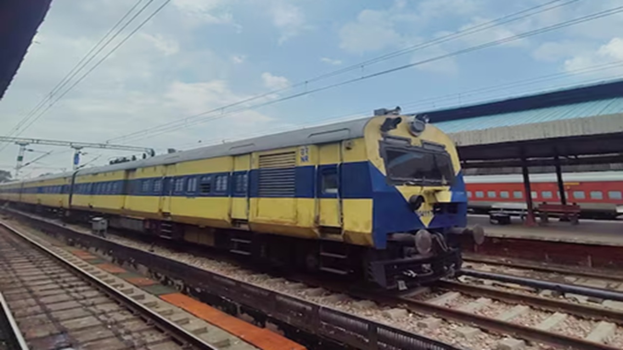 FSSAI Steps In After A Video Shows Utensils Being Washed In The Train’s Toilet FSSAI Steps In After A Video Shows Utensils Being Washed In The Train’s Toilet