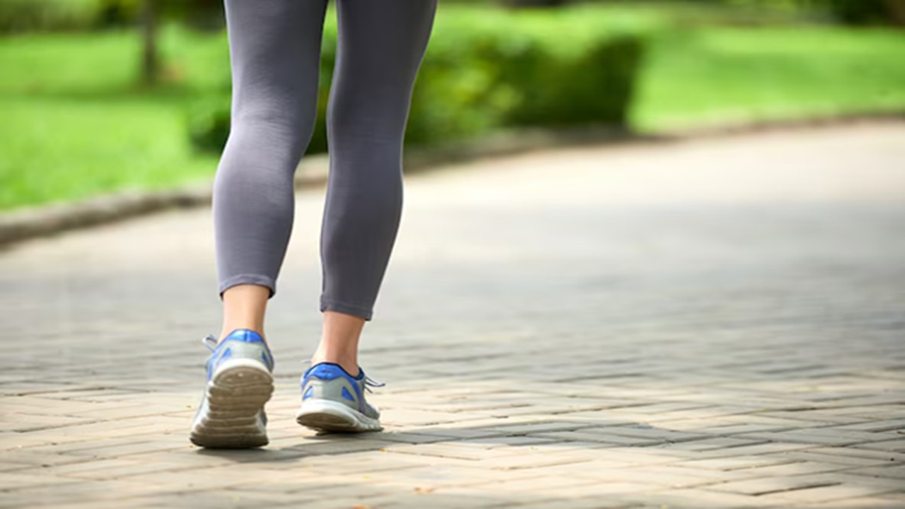 How a Quick 10 Minute Walk After Eating Boosts Digestion and Helps Stabilize Blood Sugar