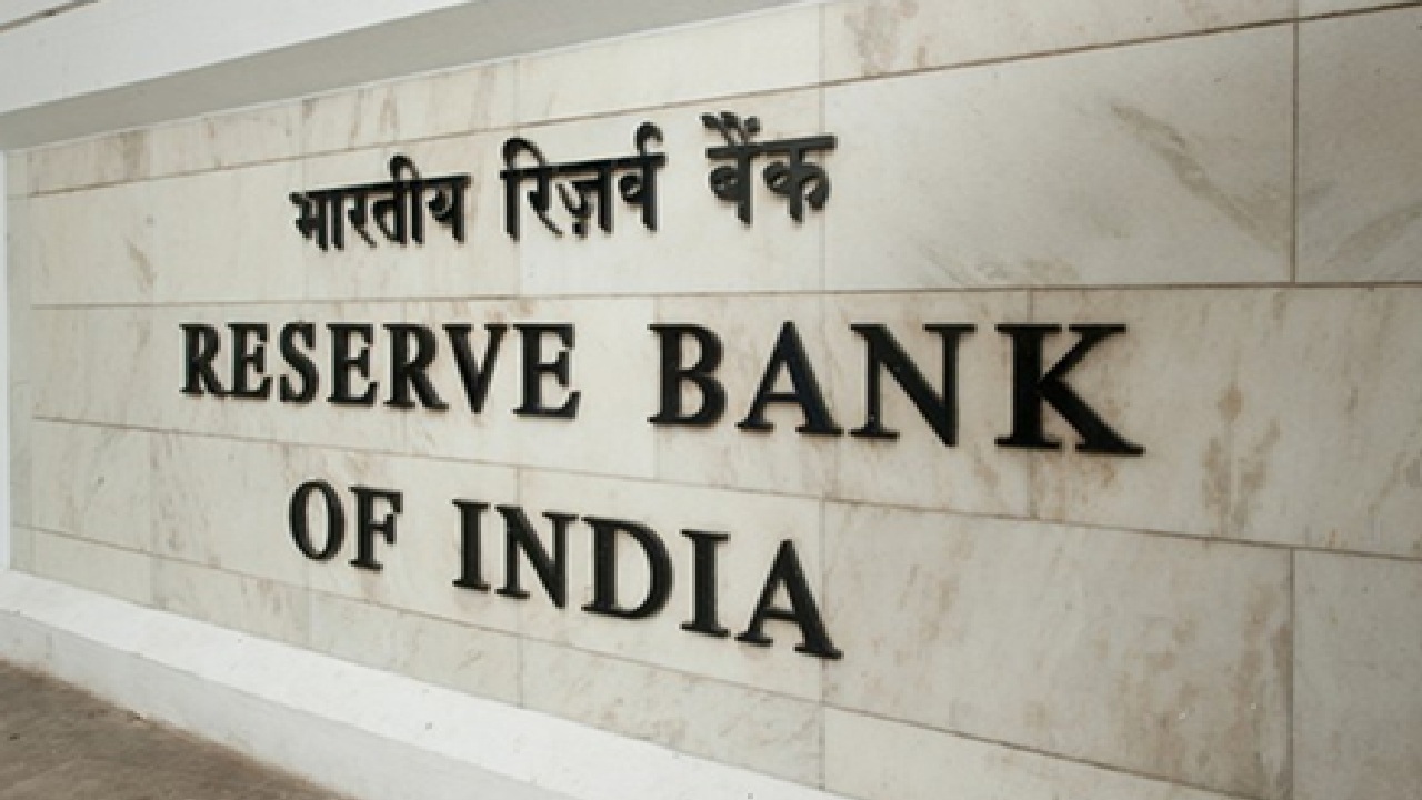 Central Bank Schedules 5 Billion US Dollar/INR Swap Auction on May 26