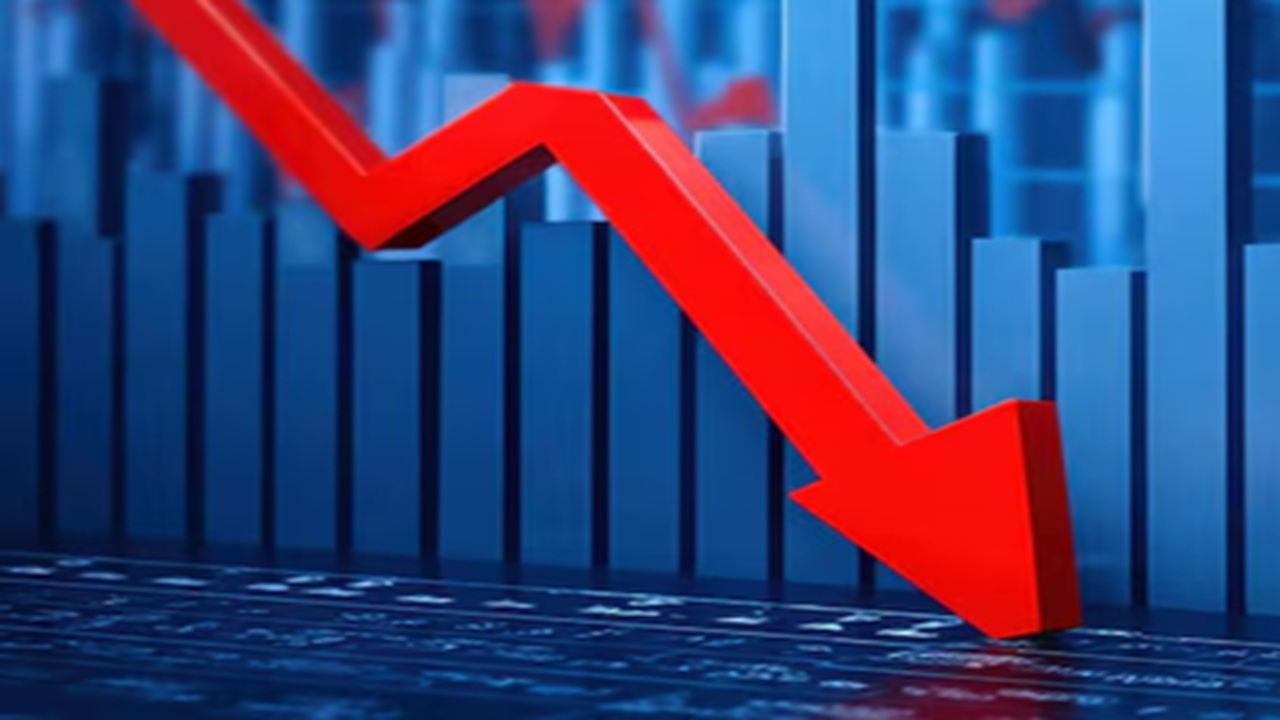 Rupee Falls 79 Paise to Close at All Time Low of 95.28 Against US Dollar
