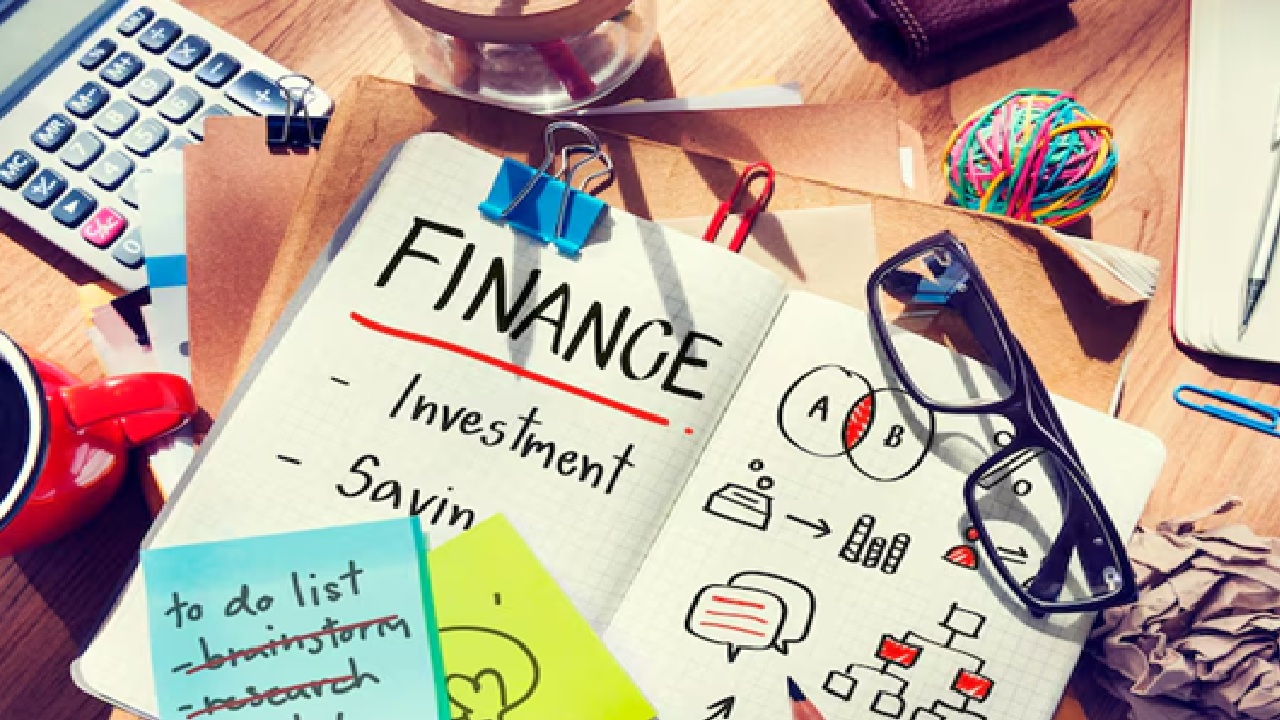 Essential Smart Money Moves Every Mid-Career Professional Should Make