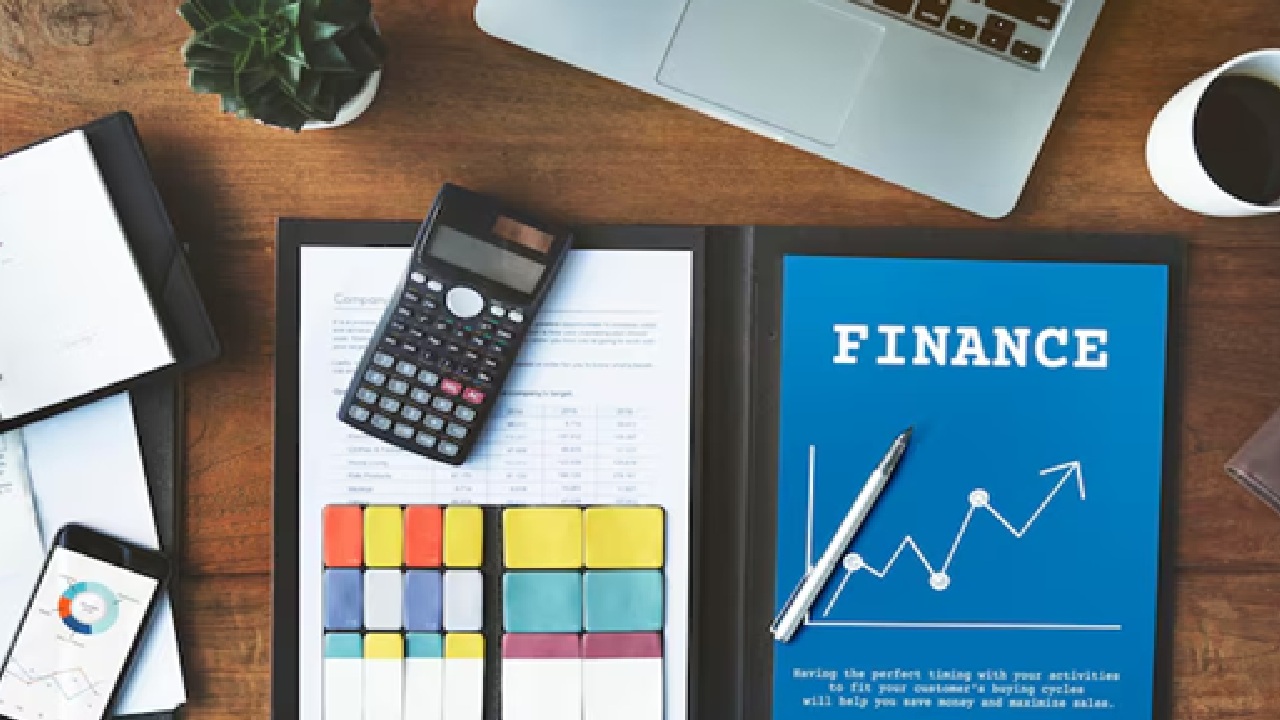 While this is an important area to examine, it is important to have safety, to have stability. Choose the briefest tenure that maintains a reasonable monthly budget without causing financial stress and keep an eye on your balance. (Disclaimer: Given the input is on an information basis, please seek professional advice.)