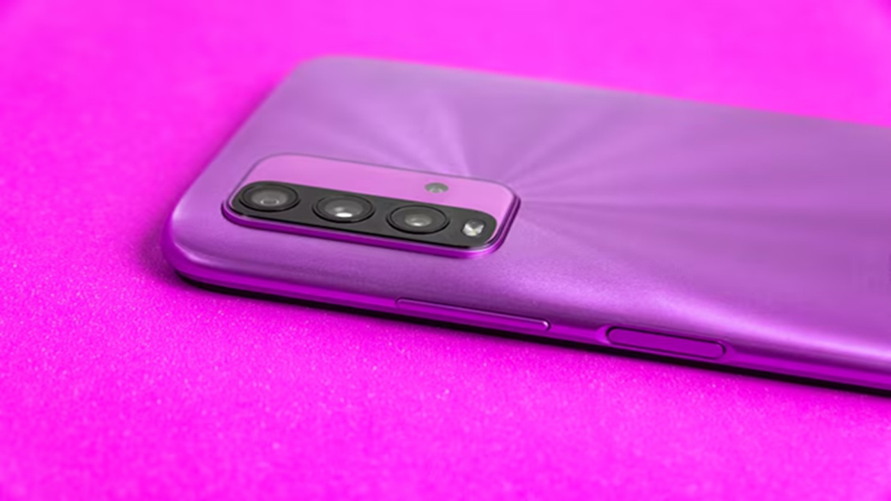 Motorola Edge 70 Pro+ Launches in India: 6,500mAh Battery, 3.5x Periscope Camera and More