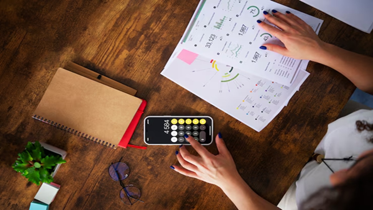 How to Create a Sustainable Budget While Paying Off Debt