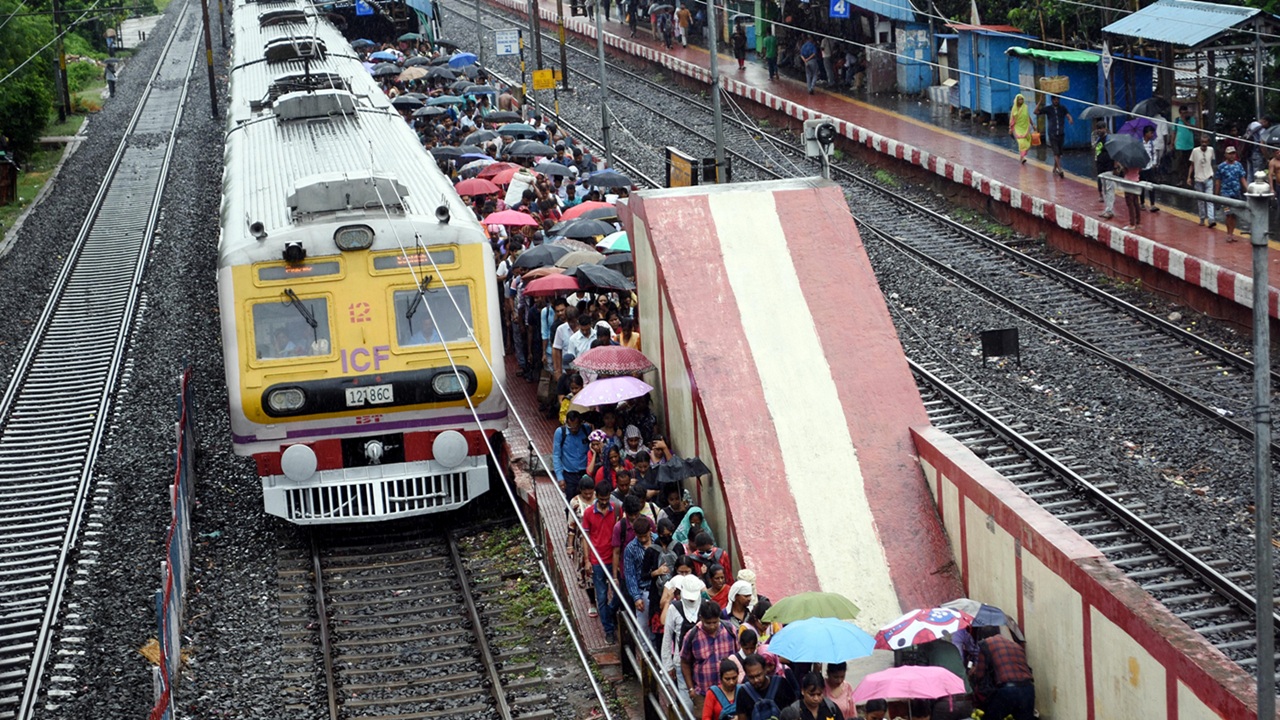 Mumbai Local Train Update: 10 Suburban Services Upgraded To 15 Car Rakes, Check Routes