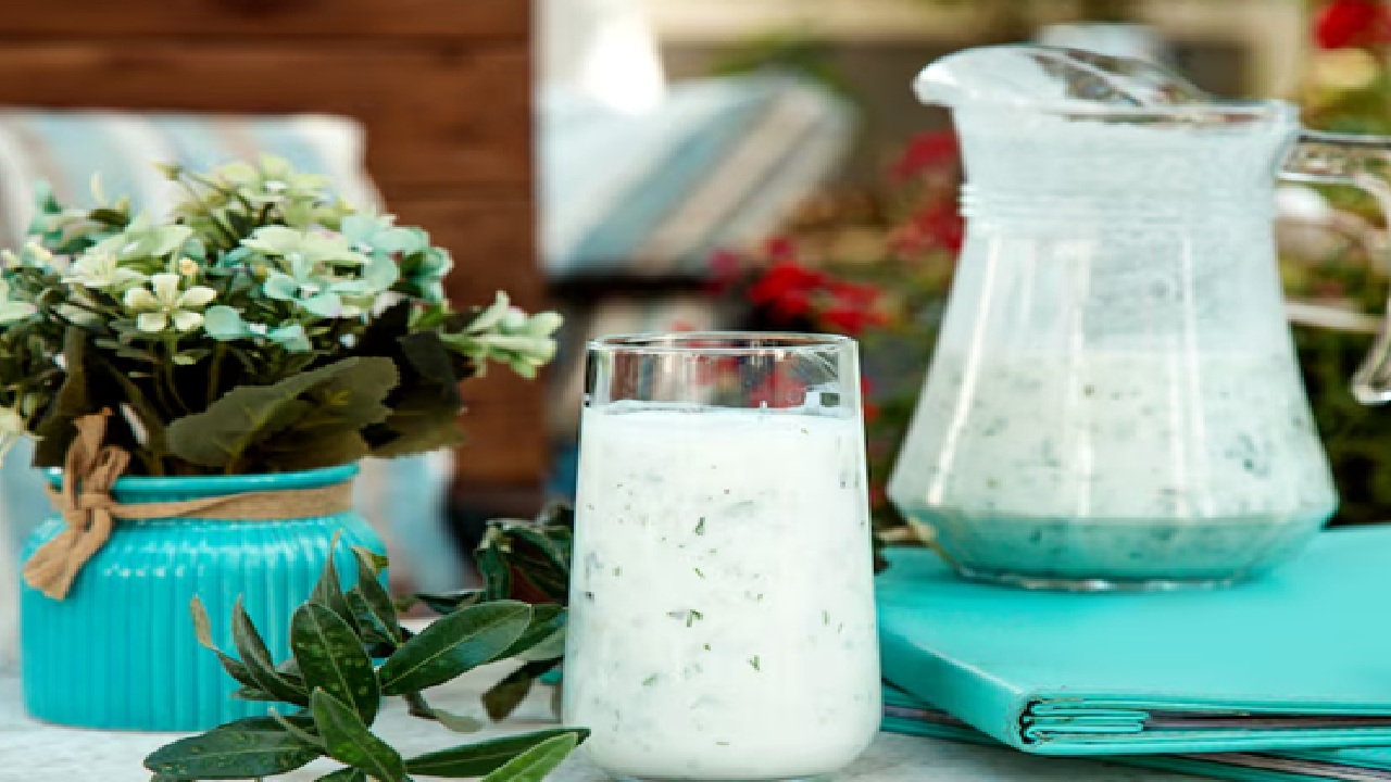 One of the primary advantages of consuming buttermilk before bedtime is its rich nutrient profile. It is an excellent source of calcium, which is essential for maintaining strong bones and teeth.