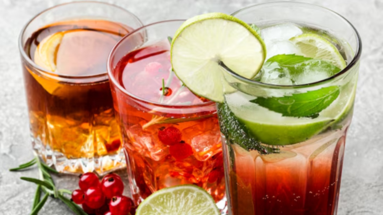Sugary sodas and soft drinks are high in added sugars, causing blood sugar spikes and weight gain. Sweetened fruit juices you should avoid. It often contains as much sugar as sodas without fiber benefits.