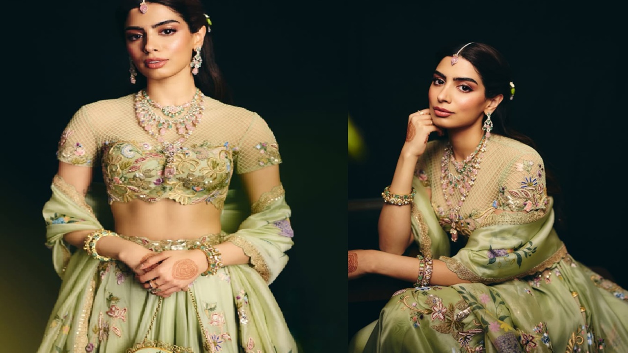 Pastel colors look awesome in wedding seasons. Opt for striking color pairings, such as soft blushes juxtaposed with bold mint greens or lavender against sunny yellows, to create a visually stunning atmosphere.