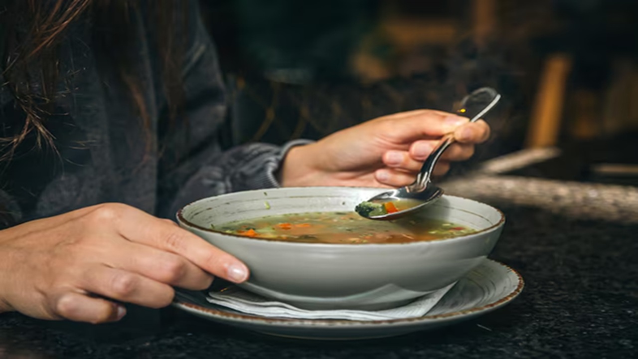 In this monsoon season, you can make delicious soups at home which are also healthy. Here are some ideas as there are a variety of soups that can be made.