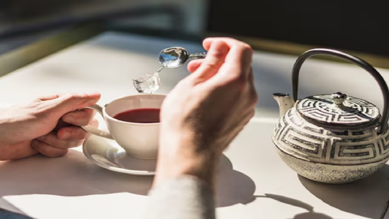 Viral: Man Quits Rs 38,000 Per Month Job to Sell Tea, Now He Earns… Viral: Man Quits Rs 38,000 Per Month Job to Sell Tea, Now He Earns…