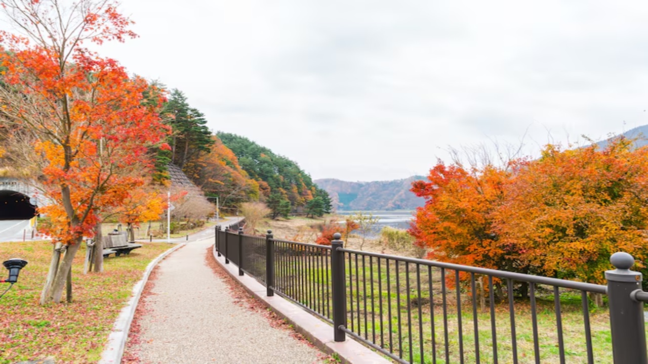 5 Stunning Getaways Perfect for a Long Weekend in India This Autumn
