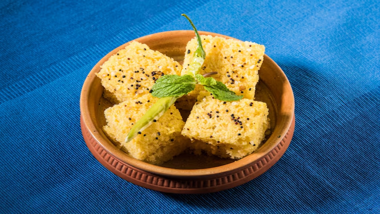 Viral: Family Serves Dhokla, Thepla Feast On IndiGo Flight, Netizens React