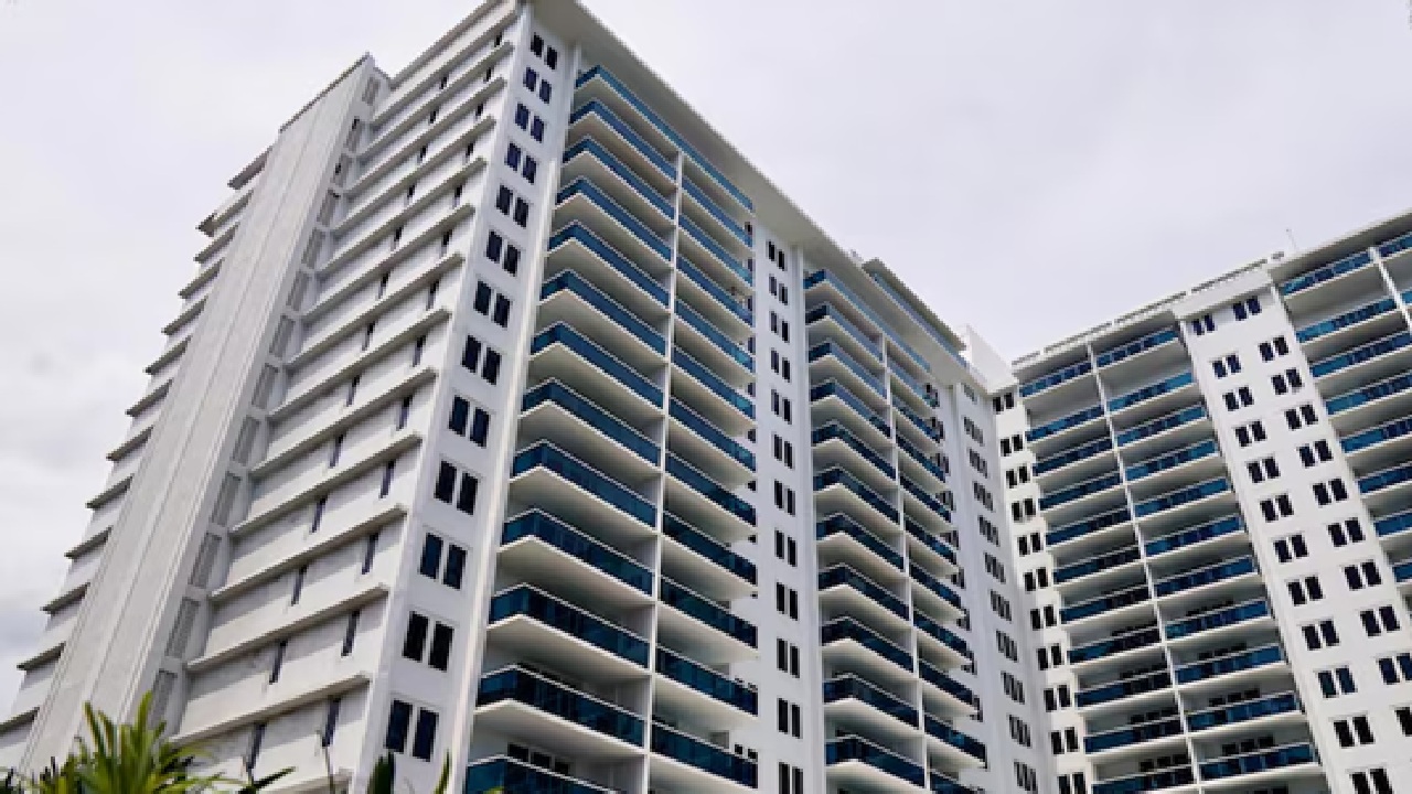 “Power Cuts, No Water”, Noida Woman Gives Reality Check of Luxury High-Rise Flat