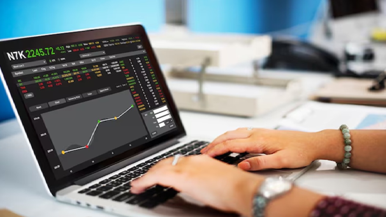Stock Market Today: Sensex Climbs 374 Points and Nifty Ends Above 24,600