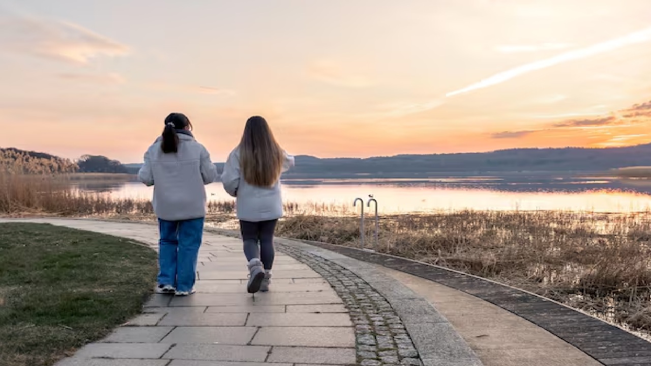 How a 10 Minute Post Meal Stroll Boosts Your Daily Health