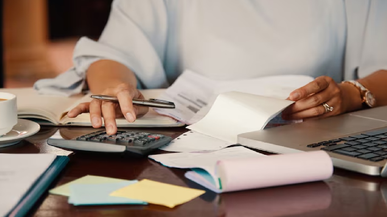 Viral: Woman Explains Why 1 Lakh Monthly Salary Should Not Be Called ‘Average’ or ‘New Normal’