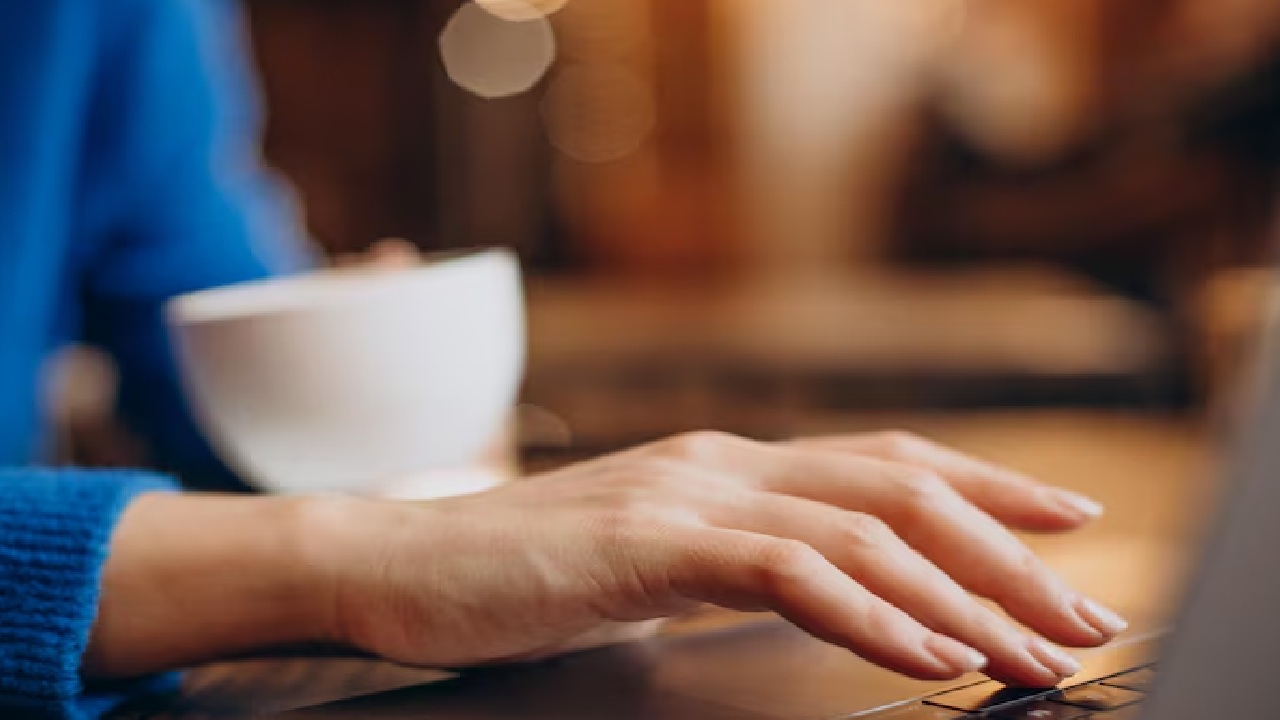 Do We Need to Reveal Our Salary to Everyone? Woman Shares Advice